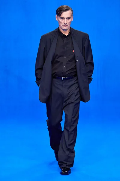 Look 2